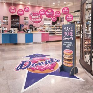 Pack promo cartón con colgantes tótem y vinilo floorgraphic para punto de venta